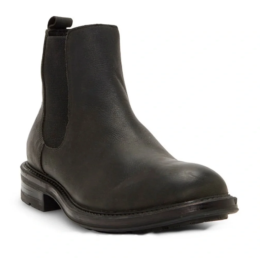 NWOT- VINCE CAMUTO ‘Huntsley’ Leather Chelsea Ankle Boot DISPLAY SHOE